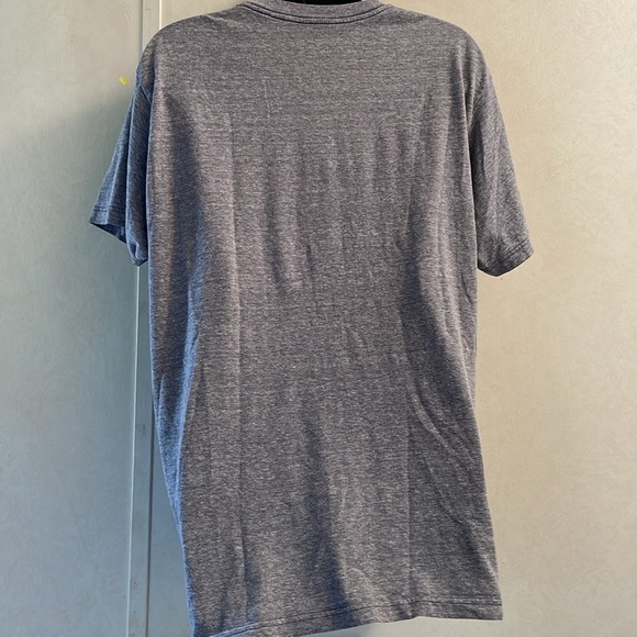 Large gray graphic tee shirt unisex, size large. Preowned. - Picture 5 of 5